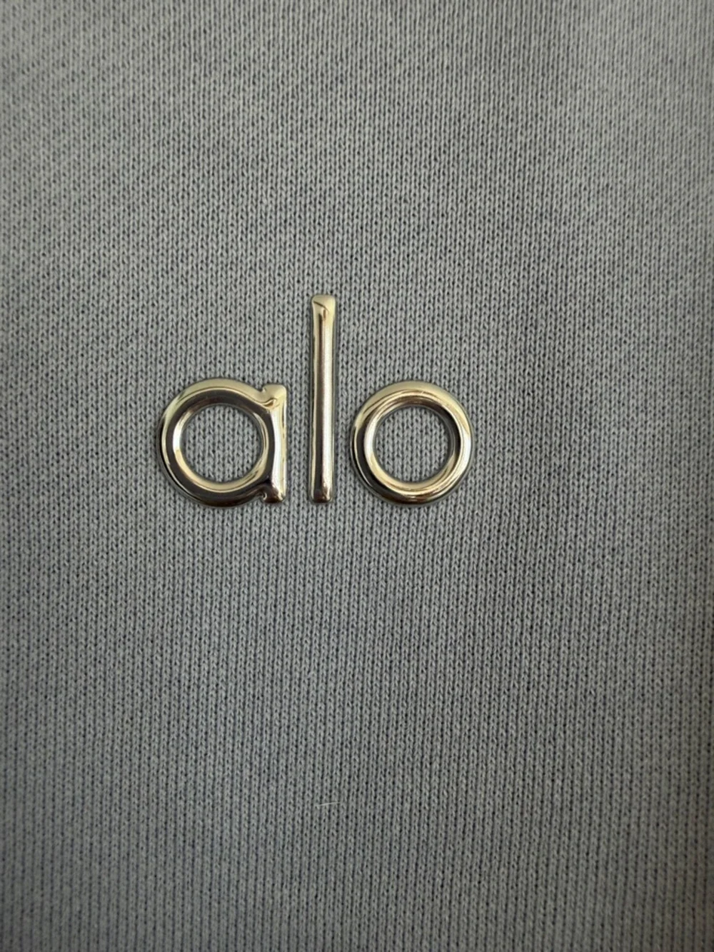 ALO Yoga Cropped  Accolade Crewneck Sweatshirt, color Winter Frost - Picture 4 of 5